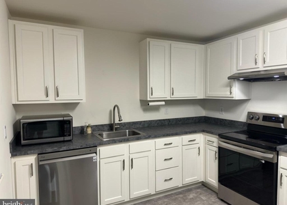 131 Roosevelt Blvd - Photo 1