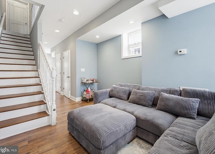 1429 Olive Street - Photo 1