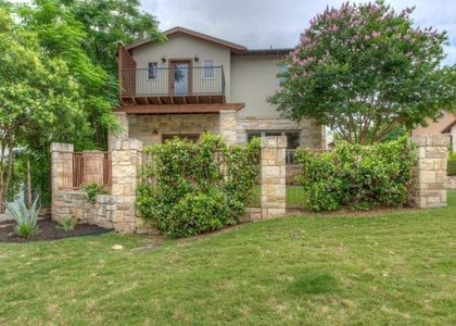 605 Peacock Ln - Photo 1