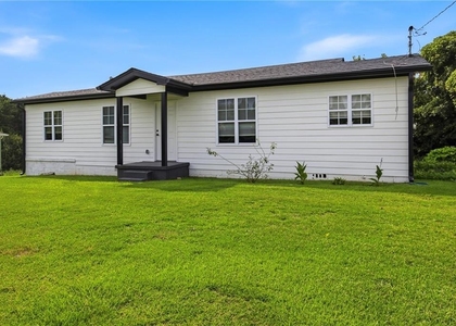421 E Crogan Street - Photo 1