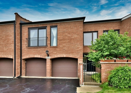 2s727 Williamsburg Court - Photo 1