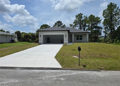 3207 68th Street W - Photo 1
