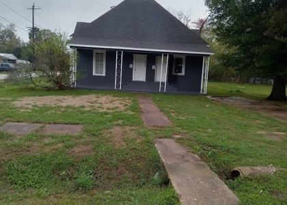 690 Avenue E - Photo 1