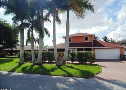 1120 Se 33 Terrace - Photo 1