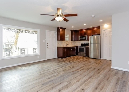 808 1/2 W Main Street - Photo 1