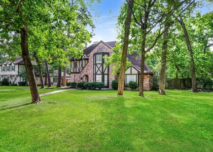 24106 Creekview Drive - Photo 1