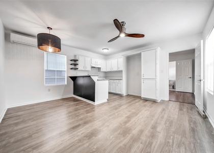 1710 Shelby Street - Photo 1