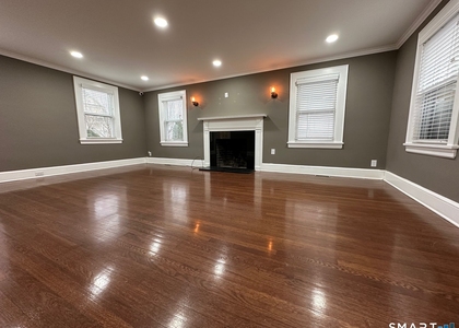 70 Hawthorne Street - Photo 1
