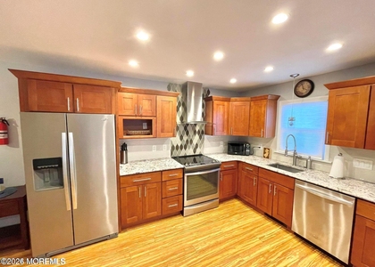 113 Lincoln Avenue - Photo 1