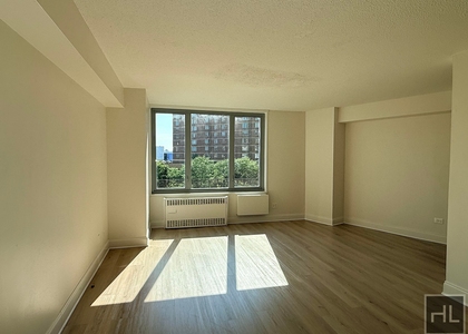 Broadway - Photo 1