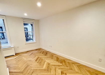 West 16 Street - Photo 1