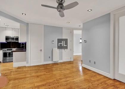 Essex Street - Photo 1
