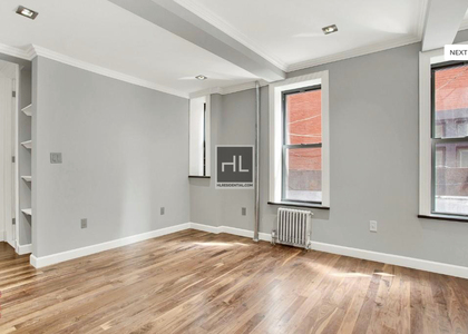 East 105 Street - Photo 1