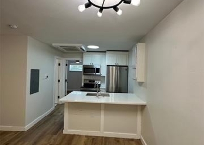 425 N Rosemont Avenue - Photo 1
