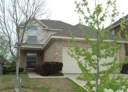 4904 Lodgepole Lane - Photo 1