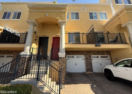 421 W 6th Street - Photo 1