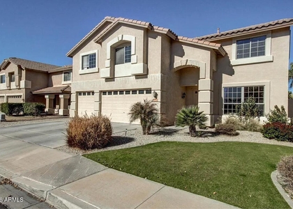 2714 E Birchwood Place - Photo 1