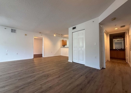 231 Sw Palm Drive - Photo 1