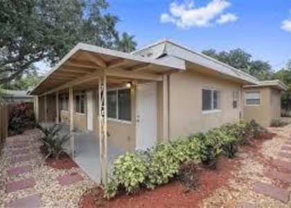 204 Ne 10th Avenue - Photo 1