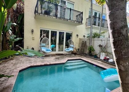 808 N Victoria Park Road - Photo 1