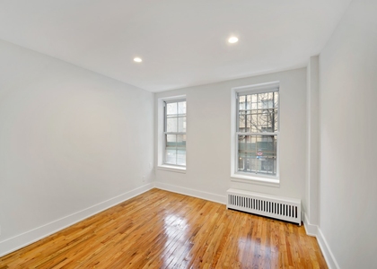 Christopher Street - Photo 1