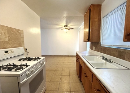 1955 E Devonshire Avenue - Photo 1