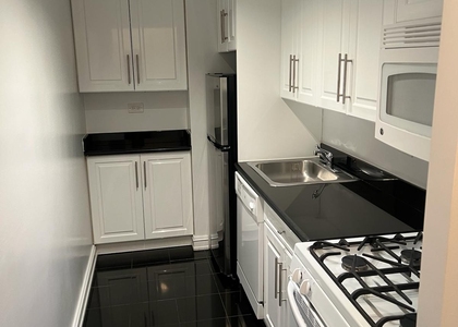 8th Avenue / W 52 Street - Photo 1