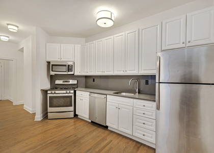 Madison Avenue - Photo 1