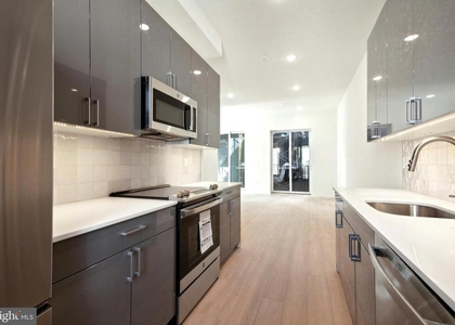 225 N 12th Street - Photo 1