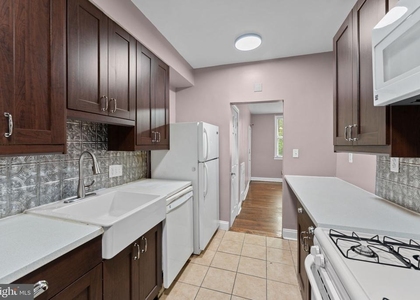 1617 F Street Ne - Photo 1