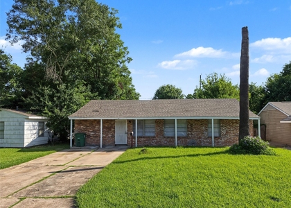 5427 Willow Glen Drive - Photo 1