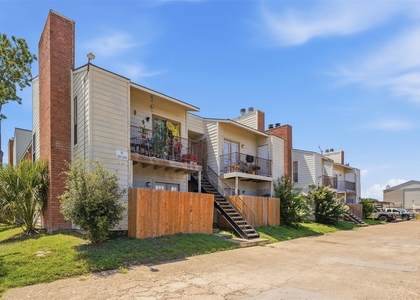10501 South Drive - Photo 1