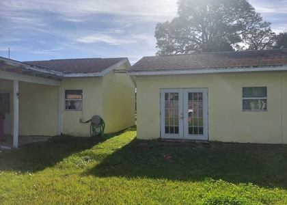 1070 Lee Avenue - Photo 1