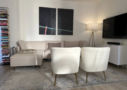 West 34th Street - Photo 1