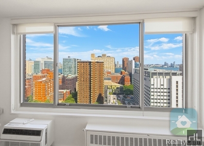 2nd Avenue - Photo 1