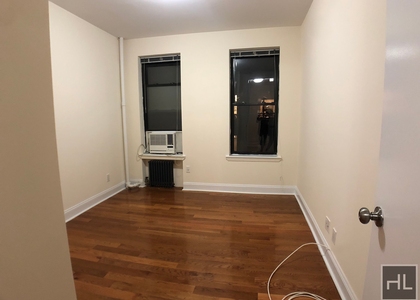 East 58 Street - Photo 1