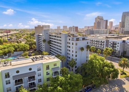 201 W Laurel Street - Photo 1