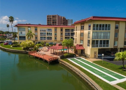 121 Island Way - Photo 1