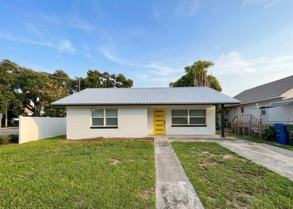 139 Avenue D Sw - Photo 1