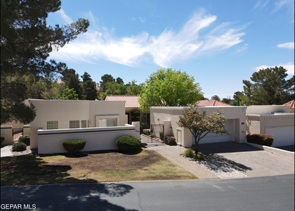 1004 Los Jardines Circle - Photo 1