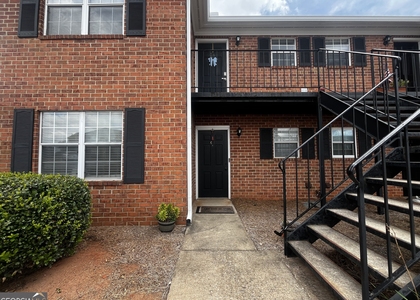 2165 S Milledge Avenue - Photo 1
