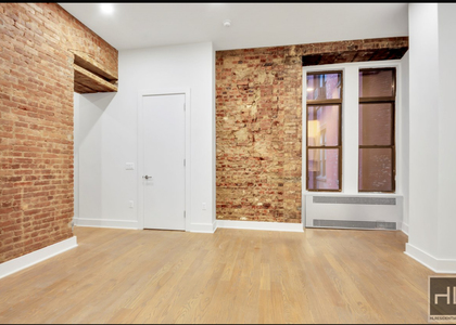 Madison Avenue - Photo 1