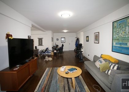 East 69 Street - Photo 1