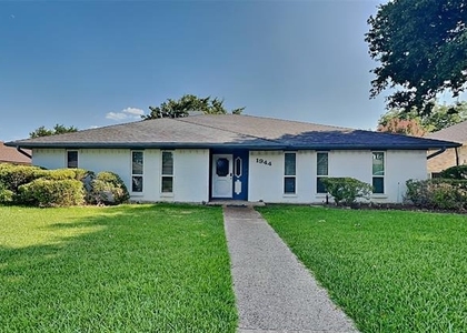 1944 Chesham Drive - Photo 1