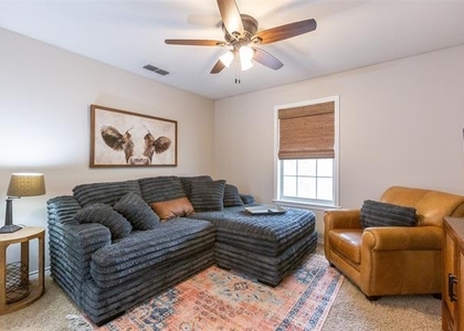 634 E North 16th Street - Photo 1