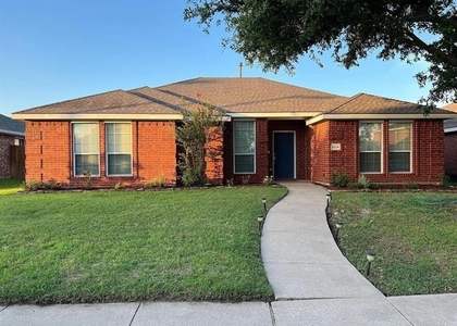 1524 Summerfield Drive - Photo 1