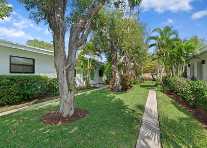 241 Ne 10th Street - Photo 1