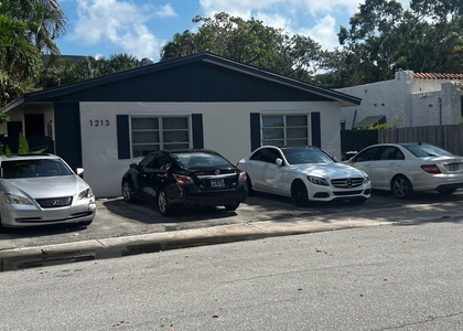 1213 Se 1st Street - Photo 1