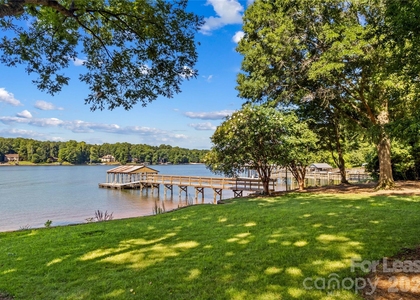 118 Revere Drive - Photo 1