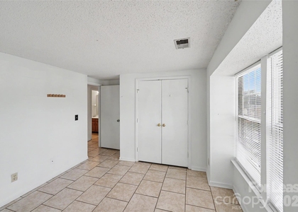 1624 Arlyn Circle - Photo 1